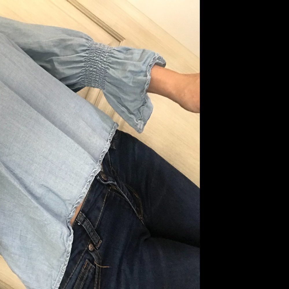 Denim/Light Blue 3/4 Ruffle Sleeve Top - Small